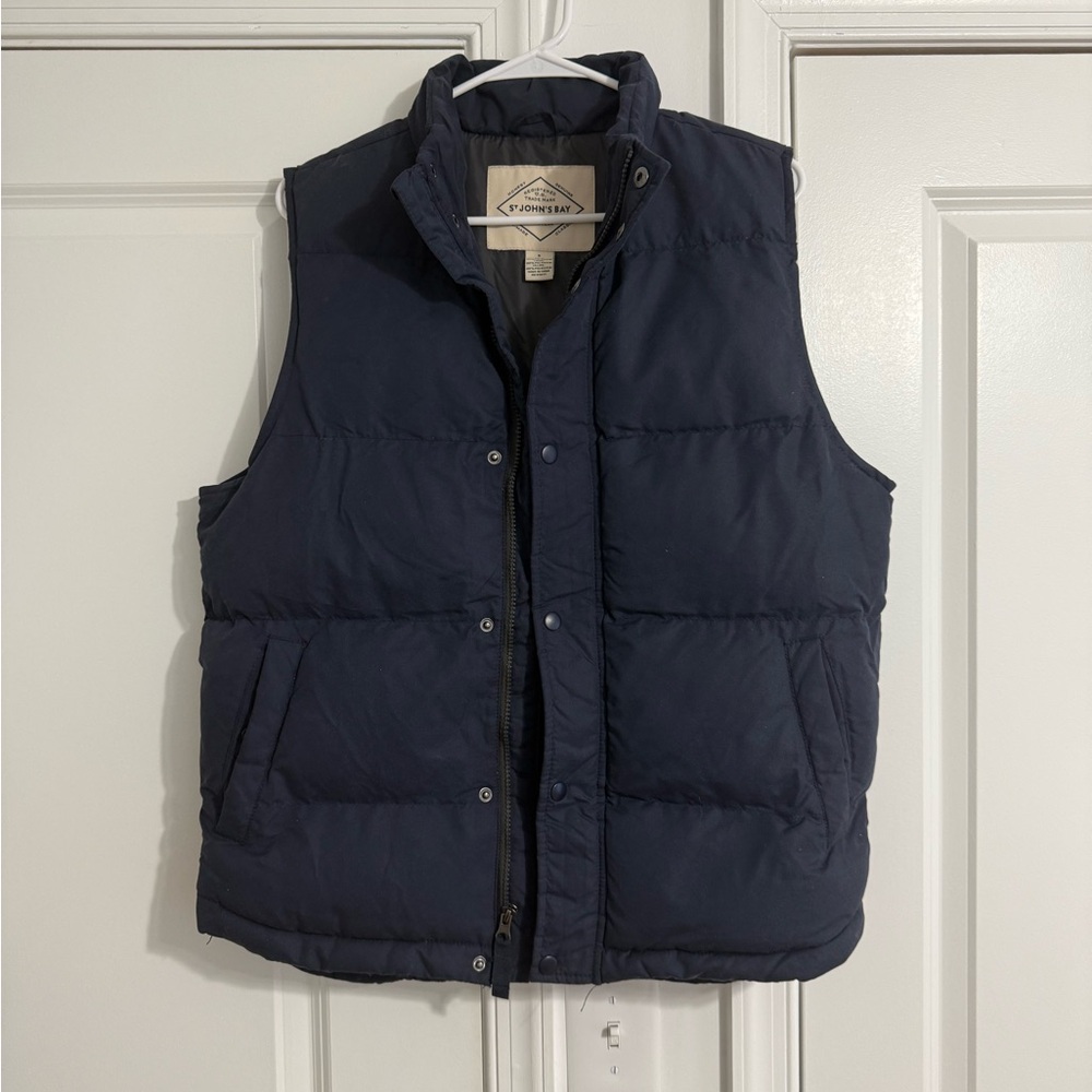 Navy puffer vest
